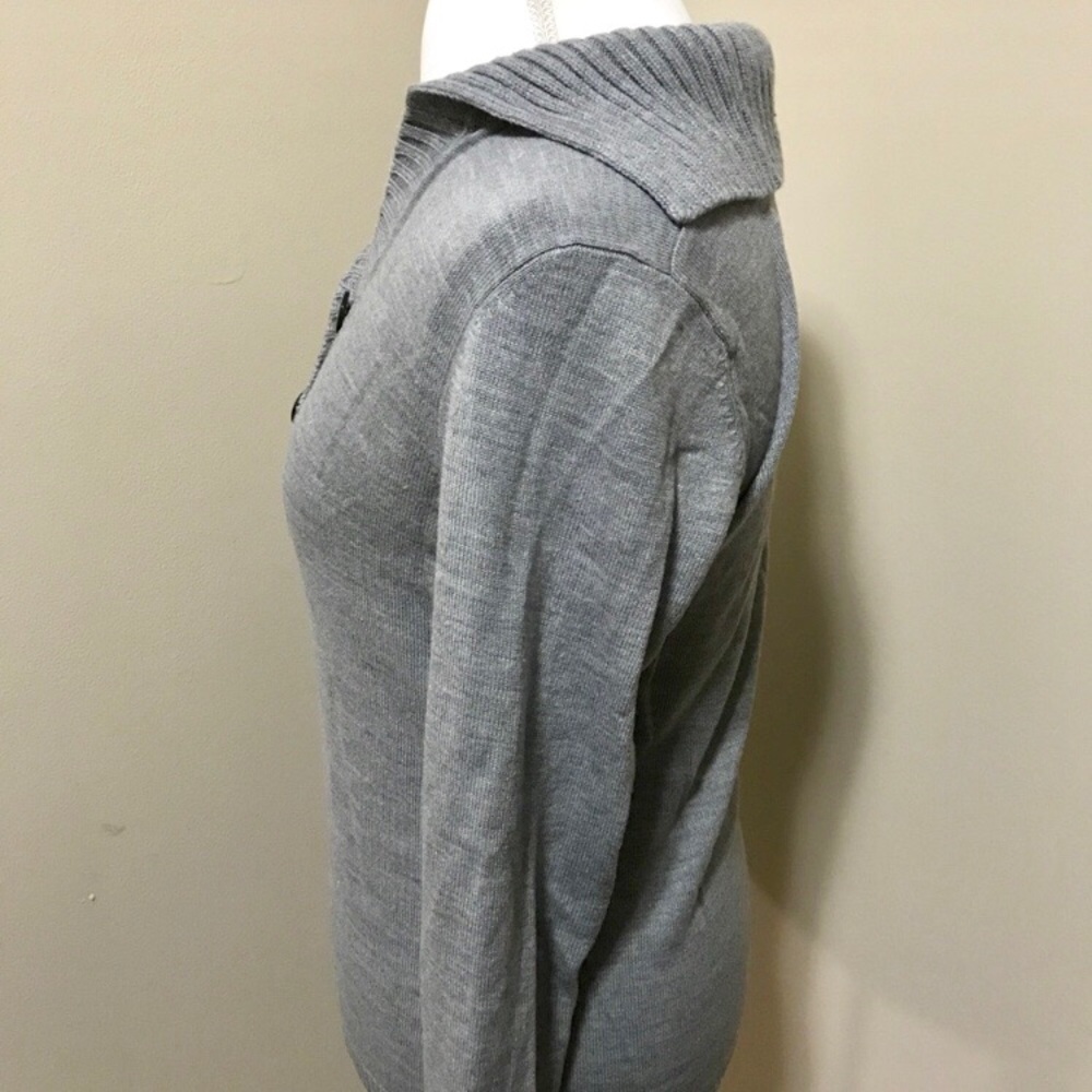 Pretty Grey Sweater. Excellent Condition! - Picture 2 of 4